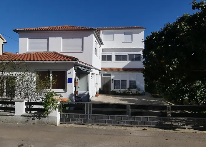 Family Near Petrcane - Quiet & - Unit 2 *