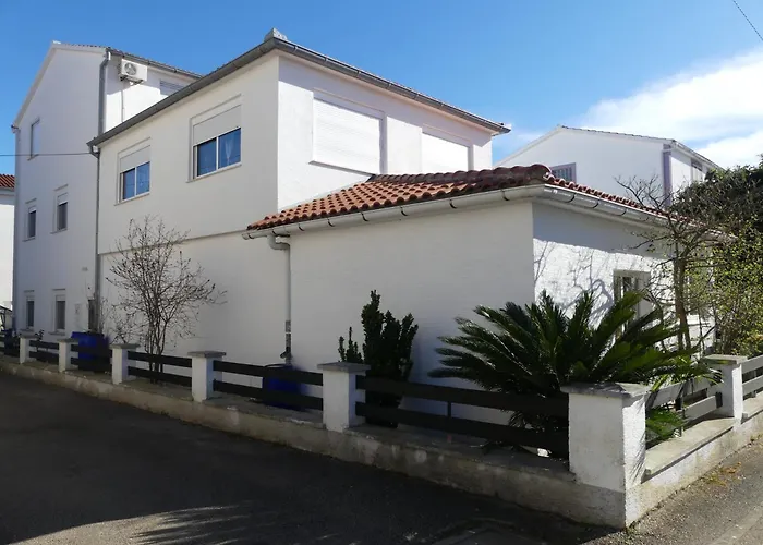 Family Near Petrcane - Quiet & - Unit 2 Appartamento Gornje Petrcane