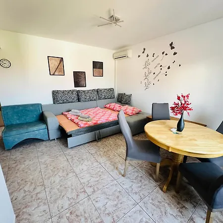 Family Near Petrcane - Quiet & - Unit 2 * Gornje Petrcane