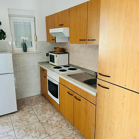 Family Near Petrcane - Quiet & - Unit 2 *