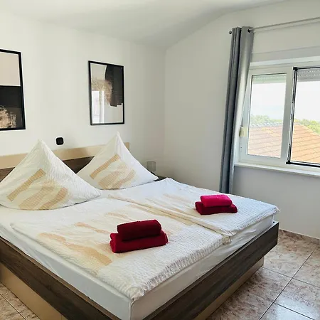 Family Near Petrcane - Quiet & - Unit 2 Appartement Gornje Petrcane