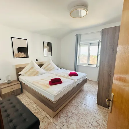Appartement Family Near Petrcane - Quiet & - Unit 2 Gornje Petrcane