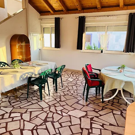 Family Near Petrcane - Quiet & - Unit 2 *