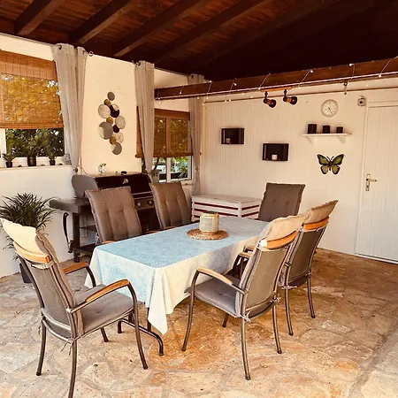 Family Near Petrcane - Quiet & - Unit 2 *