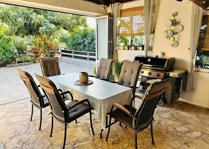 Family Near Petrcane - Quiet & - Unit 2 아파트